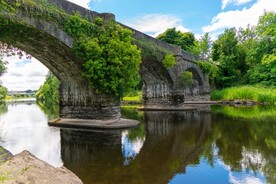 山水石桥风景