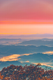 崇山峻岭