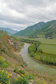 山间河流