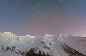 雪山星空