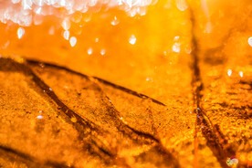 琥珀金磨砂金属质感背景