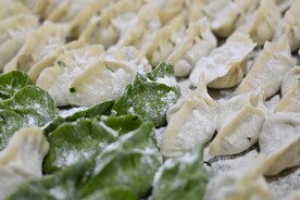 包饺子