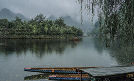 河流与渔船