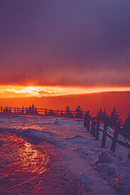 雪山夕阳