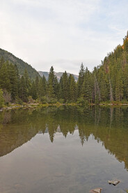 高山湖水