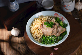 牛肉酸辣粉