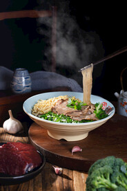 牛肉酸辣粉