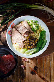 牛肉酸辣粉