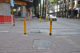 人行道防撞墩护栏