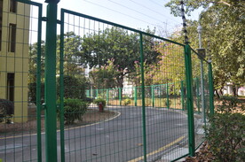 学校隔离栏