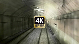 隧道中高速行驶的列车