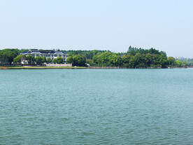 水   湖   