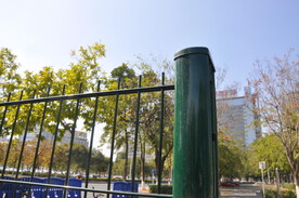 公园绿化带镀锌护栏细节