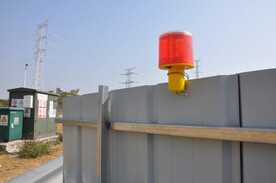 工地围蔽与警示灯