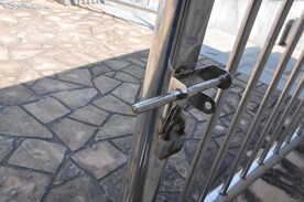 不锈钢围栏门锁细节