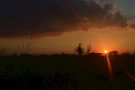 郊野夕阳