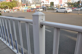 交通护栏