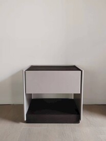 床头柜
