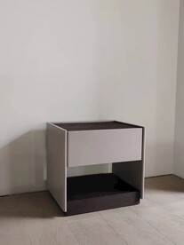 床头柜