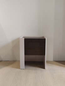 床头柜