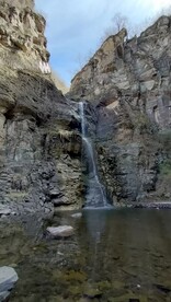 双龙峡日月潭瀑布