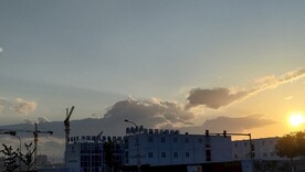 夏日日落晚霞建筑工地