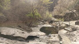 双龙峡山谷溪流