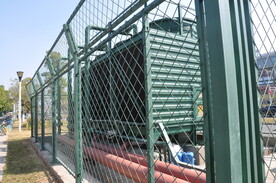 护栏与机械设备