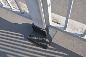 道路护栏底座细节