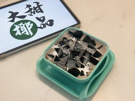 鲜椰汁凉粉草