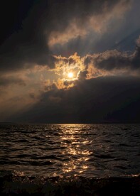海上日出