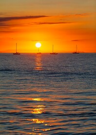 海上日出