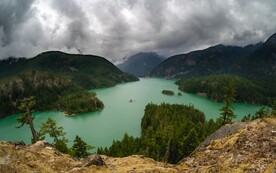 山水湖景