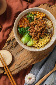 杂酱酸辣粉