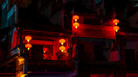 贵州镇远古镇舞阳河畔建筑夜景