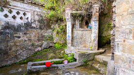 贵州镇远古镇古巷道猪槽井