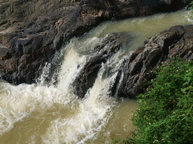 山涧流水