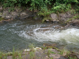 山涧流水
