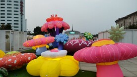 中华世纪坛充气彩色花灯
