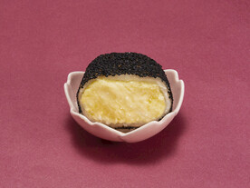 黑芝麻蛋黄大福