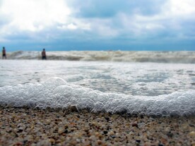 海浪泡沫