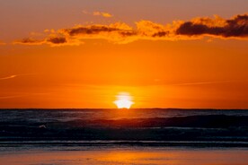 海上日出