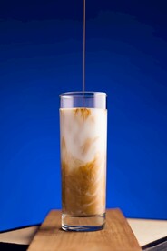 一杯玻璃咖啡