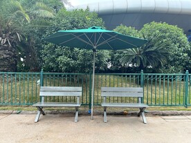 公园休息长椅