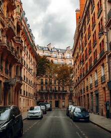 街景建筑和车辆