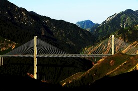 山间桥梁