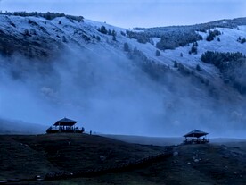 傍晚雪山