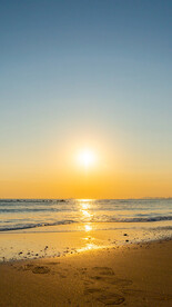 山东威海东浦湾日出东方