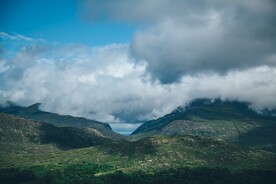 云海和山脉
