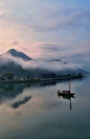 河流与渔船